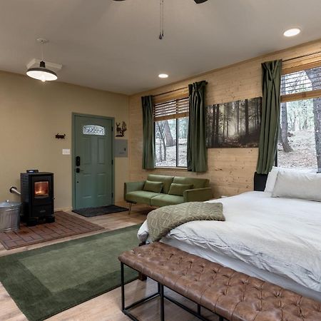 Little House In The Big Woods Hotel Forest Ranch Exterior photo